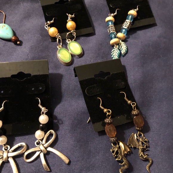 Lot of 15 pair of handmade earrings and one European style bracelet. - Picture 3 of 7